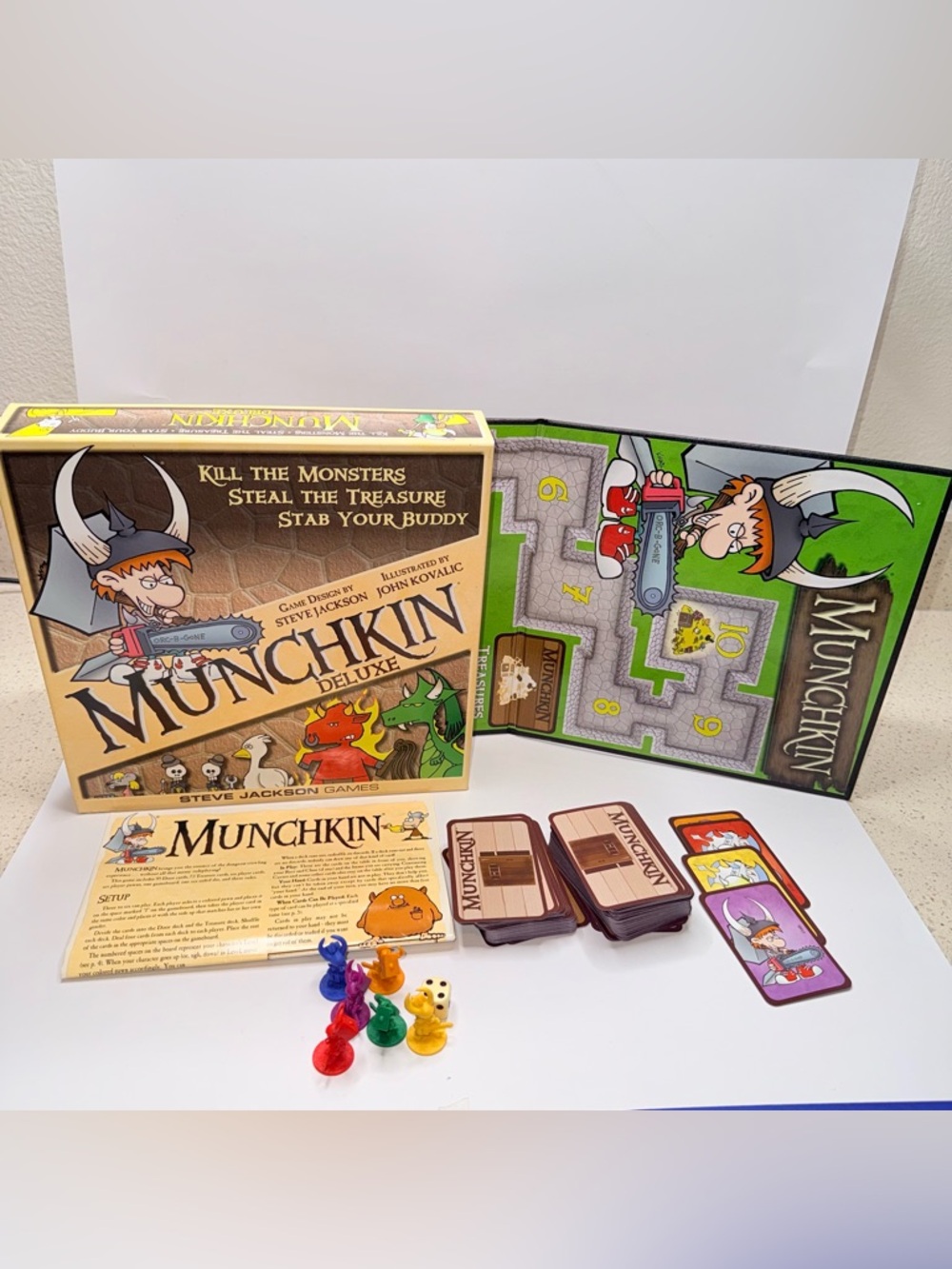 Steve Jackson Games Munchkin Deluxe Board Game SJG 1483 - 100% Complete